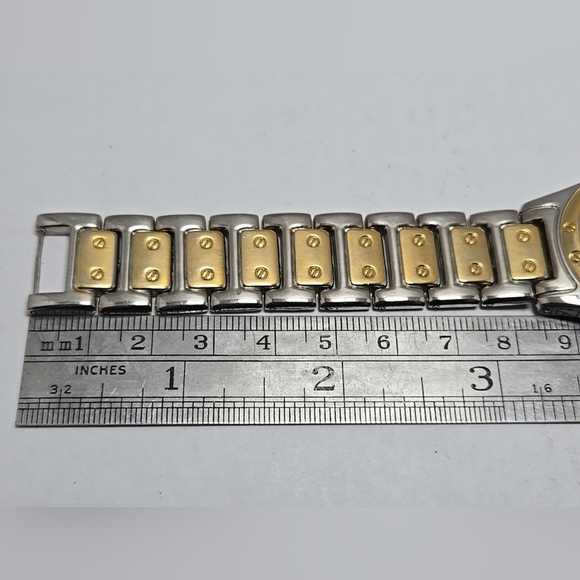 Womens Vintage Renaissance 34mm Watch Gold Silver Tone Watch New Battery Classic - Picture 8 of 9